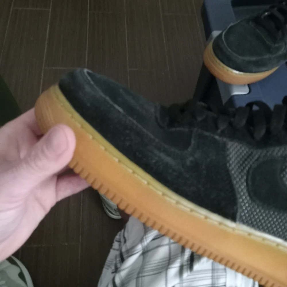 AF1 High 07 LB8- suede black gum bottom 806403-003